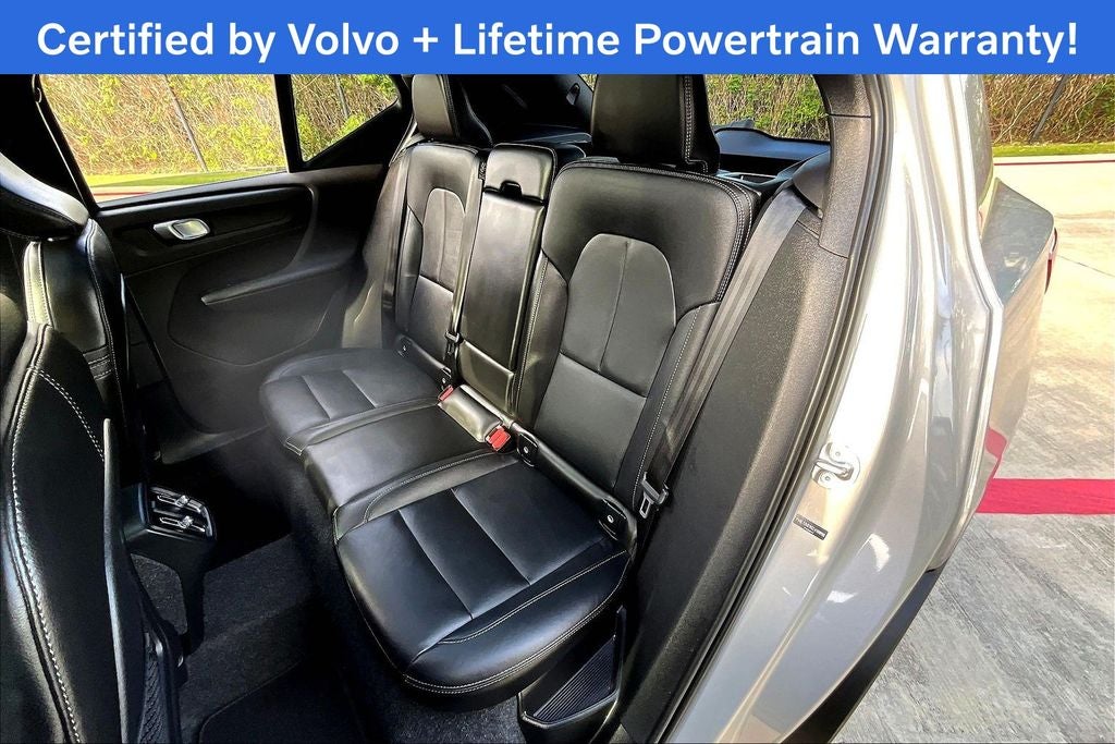 2025 Volvo XC40 B5 Plus Bright Theme