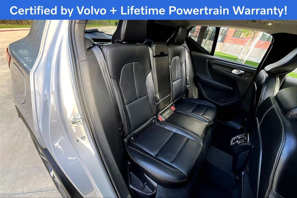 2025 Volvo XC40 B5 Plus Bright Theme