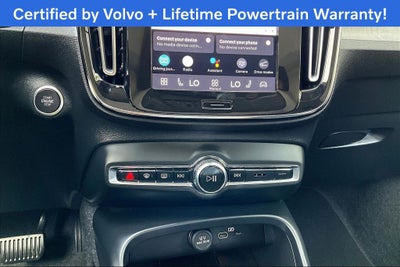 2025 Volvo XC40 B5 Plus Bright Theme