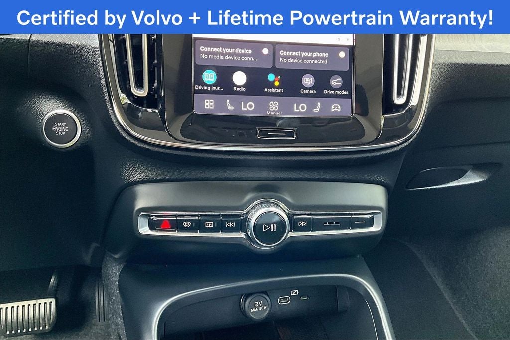 2025 Volvo XC40 B5 Plus Bright Theme