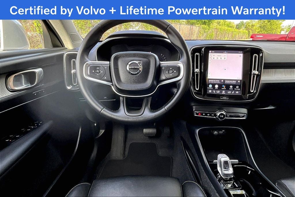 2025 Volvo XC40 B5 Plus Bright Theme