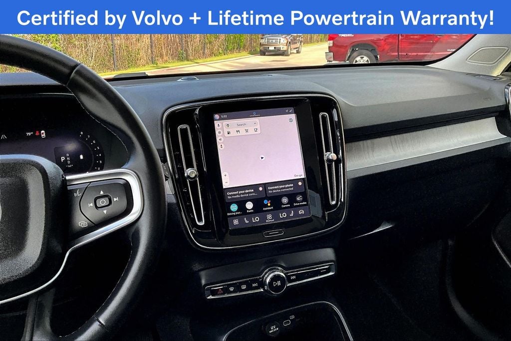 2025 Volvo XC40 B5 Plus Bright Theme