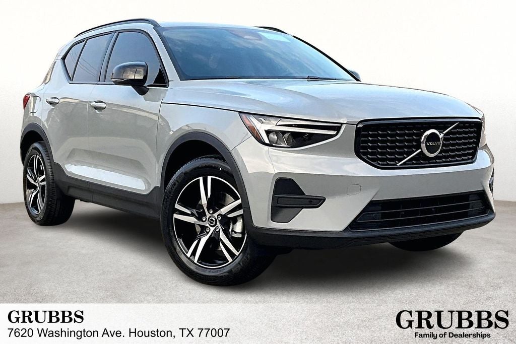 2026 Volvo XC40 B5 Core