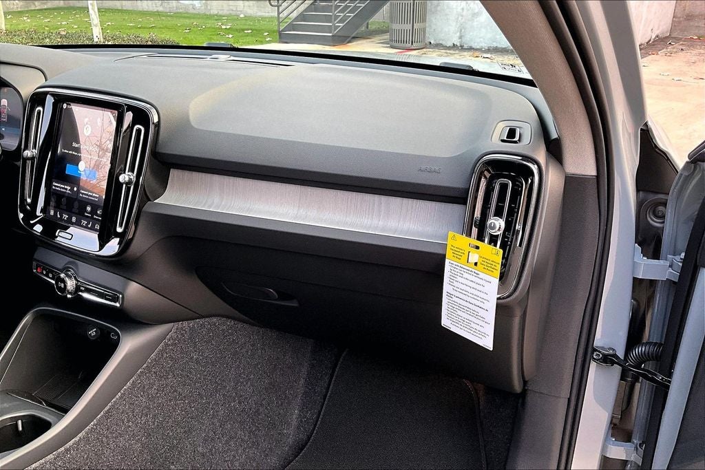 2026 Volvo XC40 B5 Core