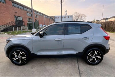 2026 Volvo XC40 B5 Core