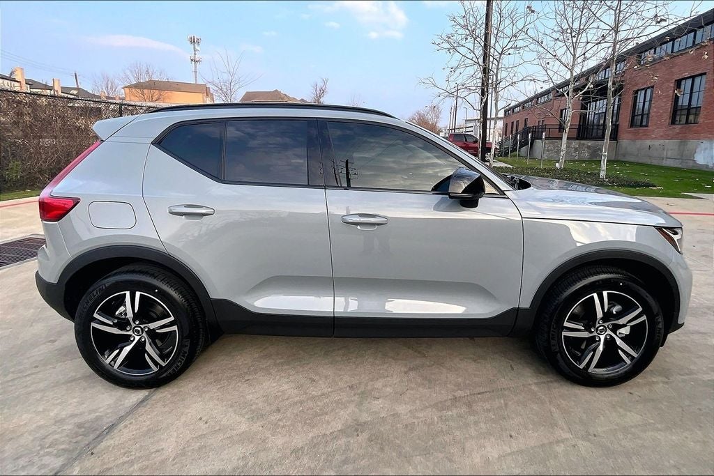 2026 Volvo XC40 B5 Core