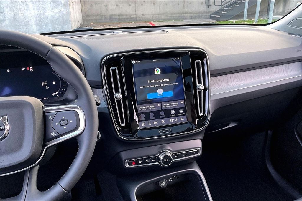 2026 Volvo XC40 B5 Core