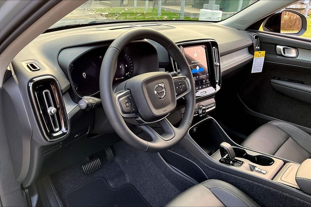 2026 Volvo XC40 B5 Core