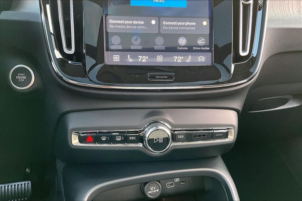 2026 Volvo XC40 B5 Core