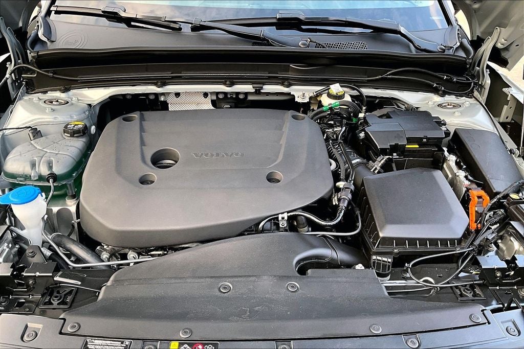 2026 Volvo XC40 B5 Core