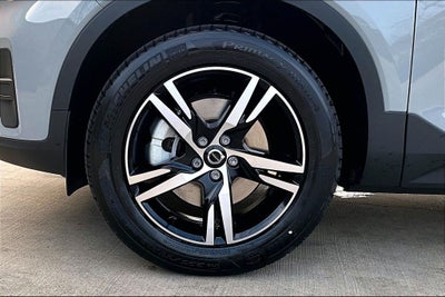 2026 Volvo XC40 B5 Core