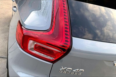 2026 Volvo XC40 B5 Core