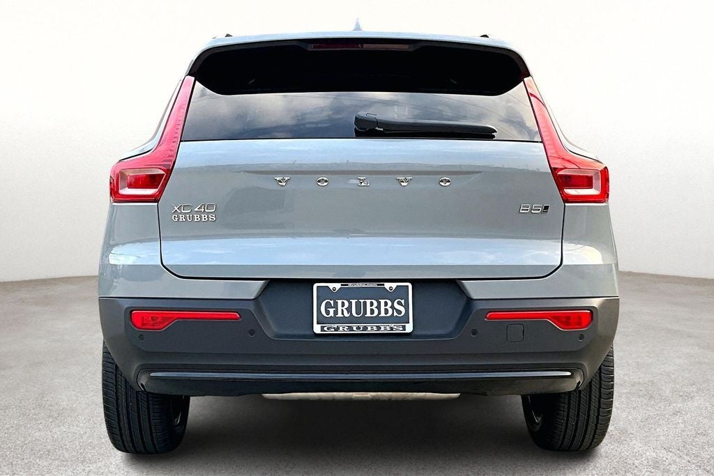 2026 Volvo XC40 B5 Core