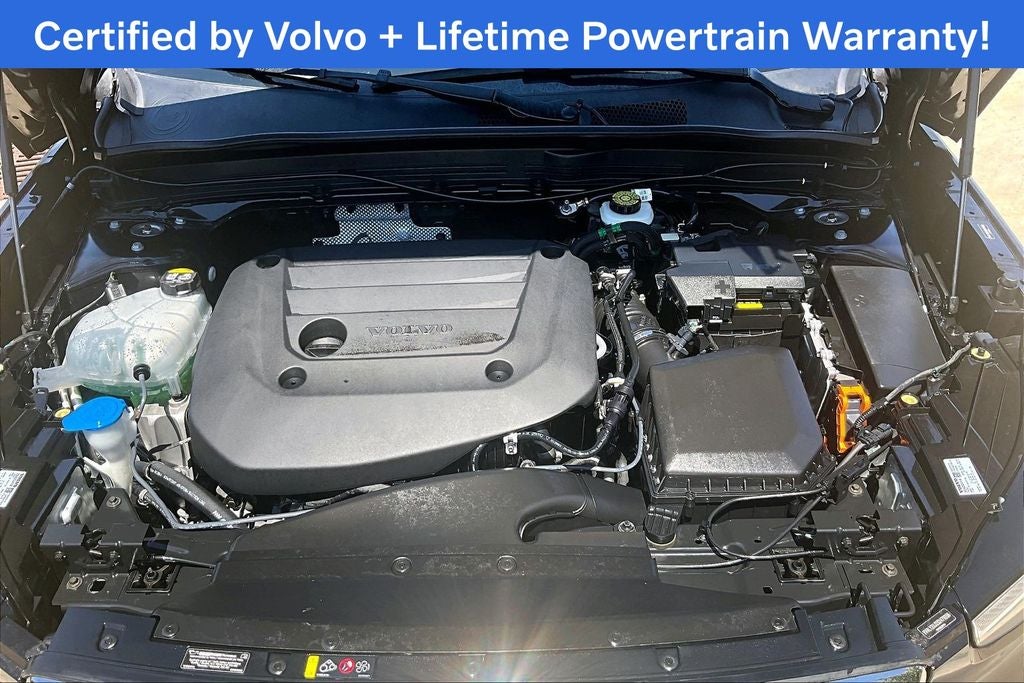 2025 Volvo XC40 B5 Core