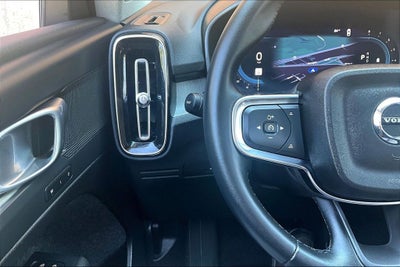 2025 Volvo XC40 B5 Core