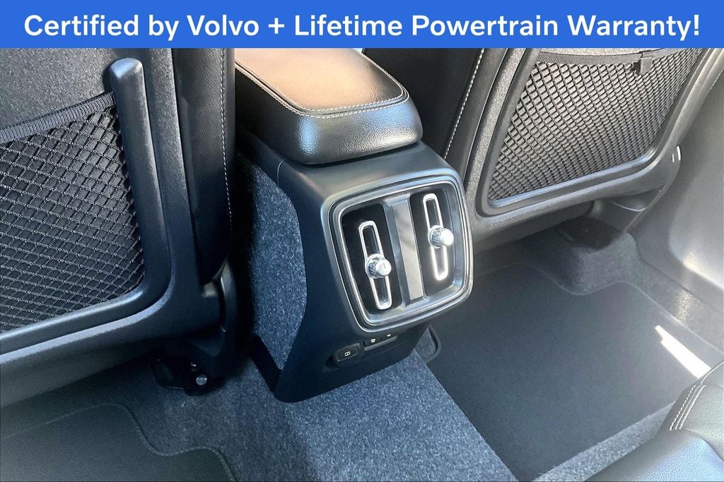 2025 Volvo XC40 B5 Core