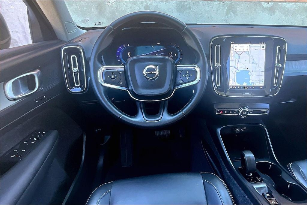 2025 Volvo XC40 B5 Core