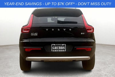 2025 Volvo XC40 B5 Core