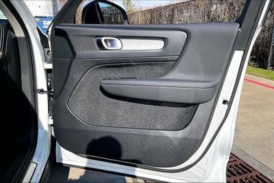 2026 Volvo XC40 B5 Core