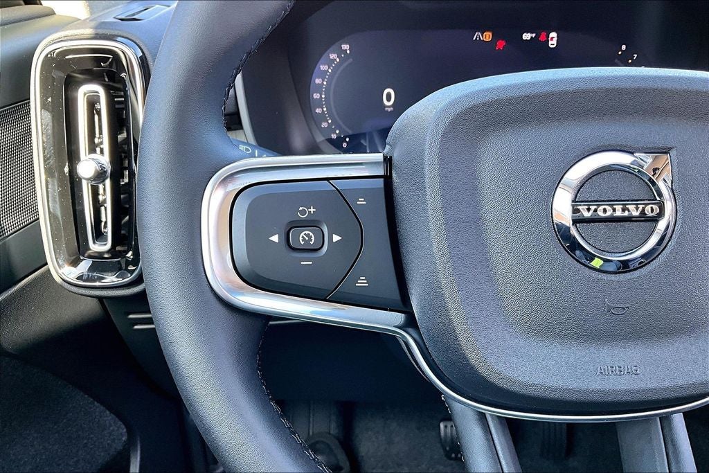 2026 Volvo XC40 B5 Core