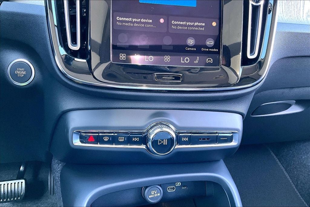 2026 Volvo XC40 B5 Core