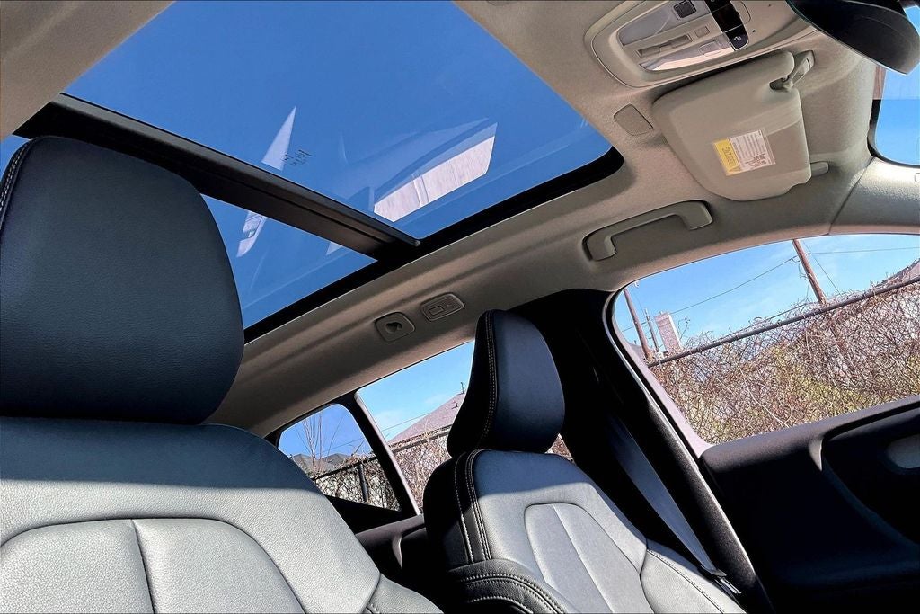 2026 Volvo XC40 B5 Core