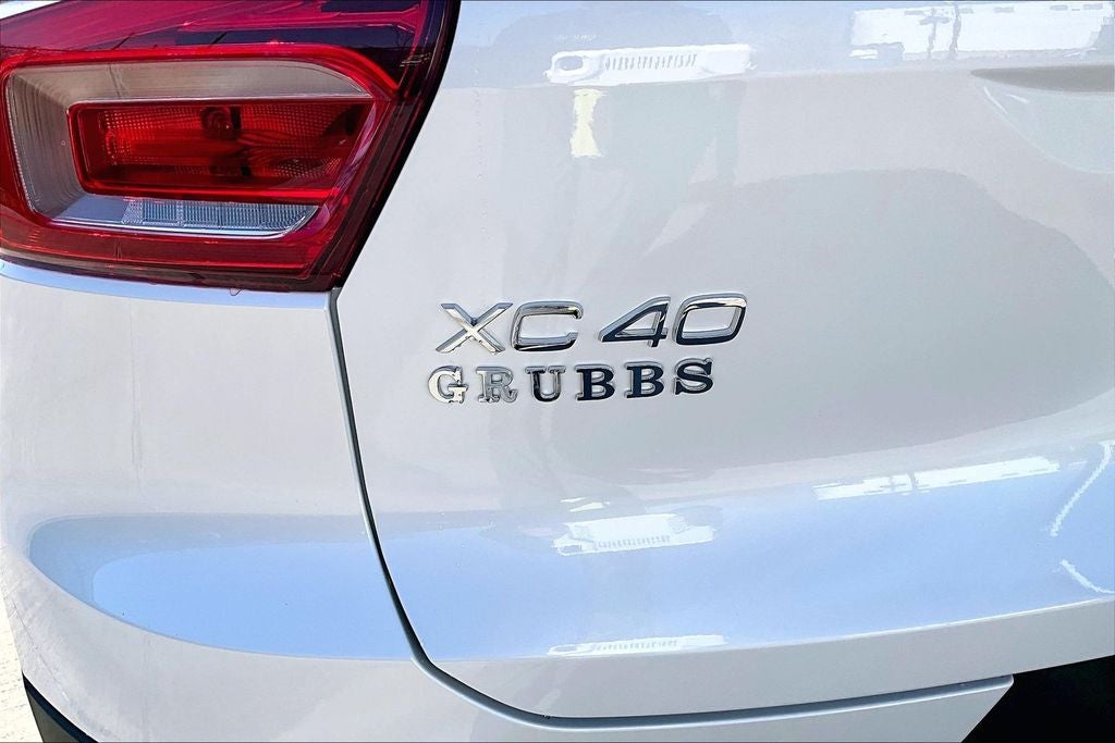 2026 Volvo XC40 B5 Core