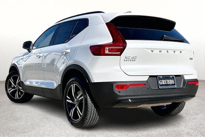 2026 Volvo XC40 B5 Core