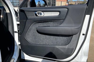 2026 Volvo XC40 B5 Core