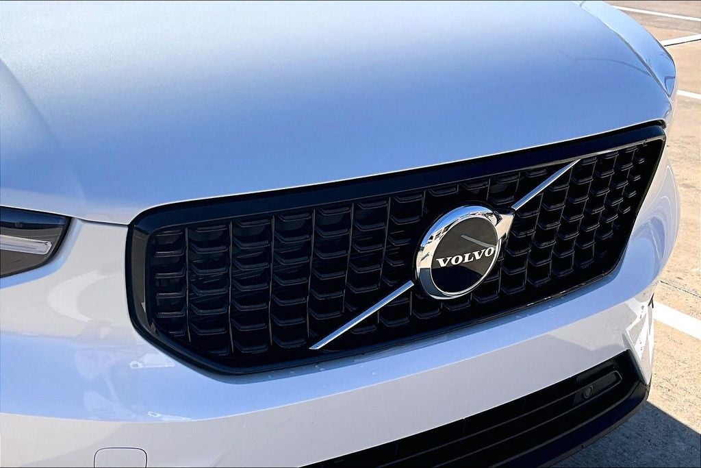 2026 Volvo XC40 B5 Core