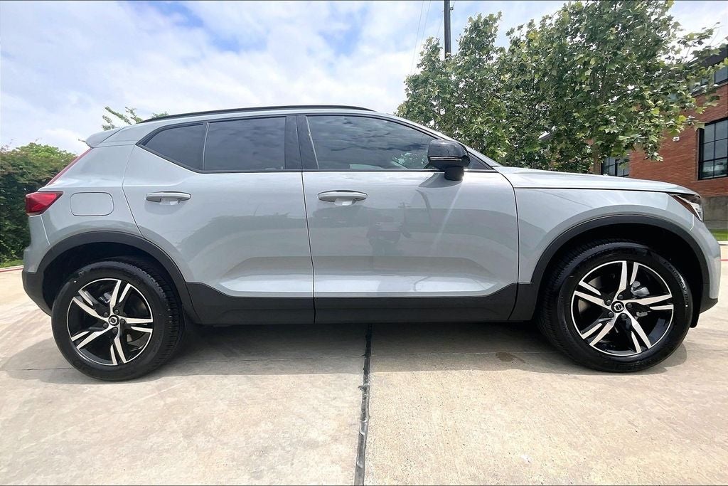 2026 Volvo XC40 B5 Core