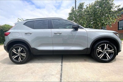 2026 Volvo XC40 B5 Core