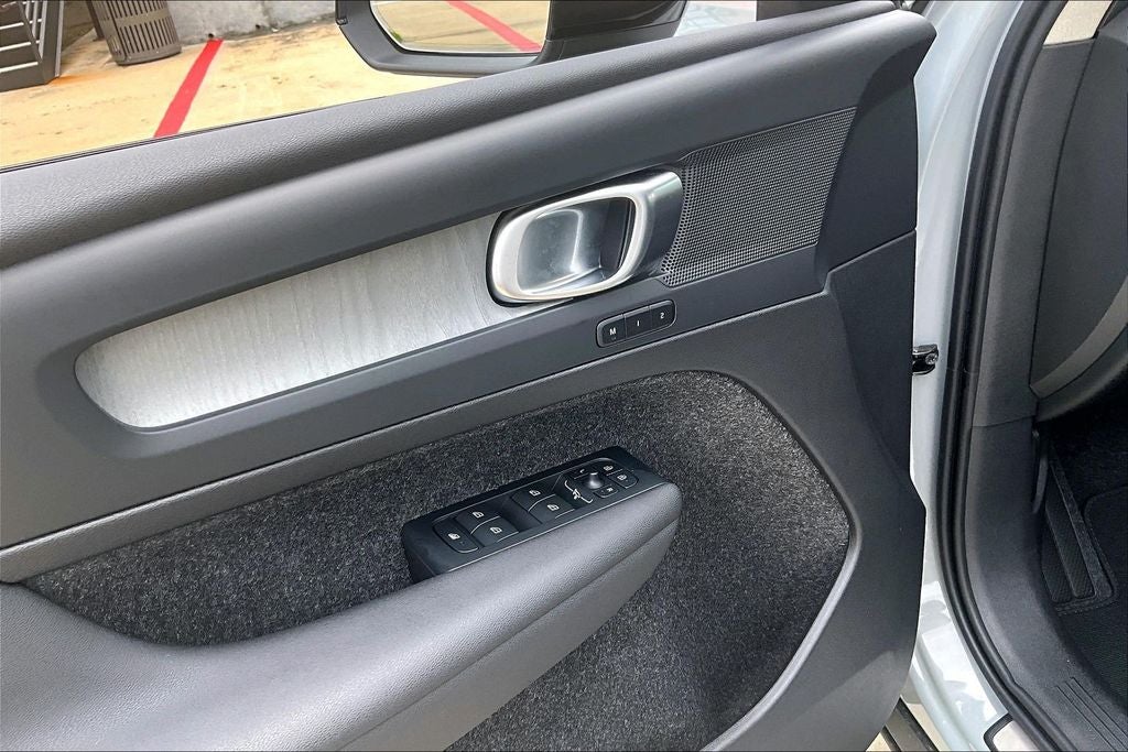 2026 Volvo XC40 B5 Core