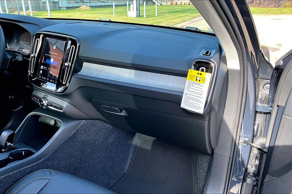 2026 Volvo XC40 B5 Core