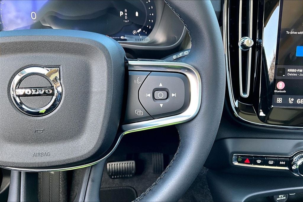 2026 Volvo XC40 B5 Core