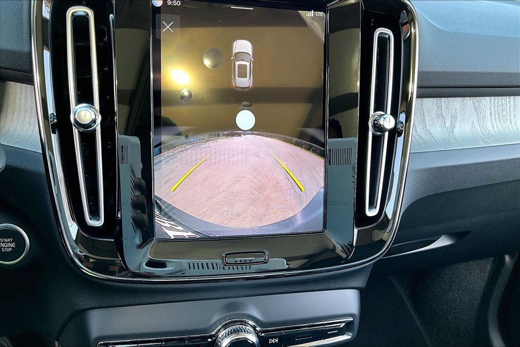 2026 Volvo XC40 B5 Core