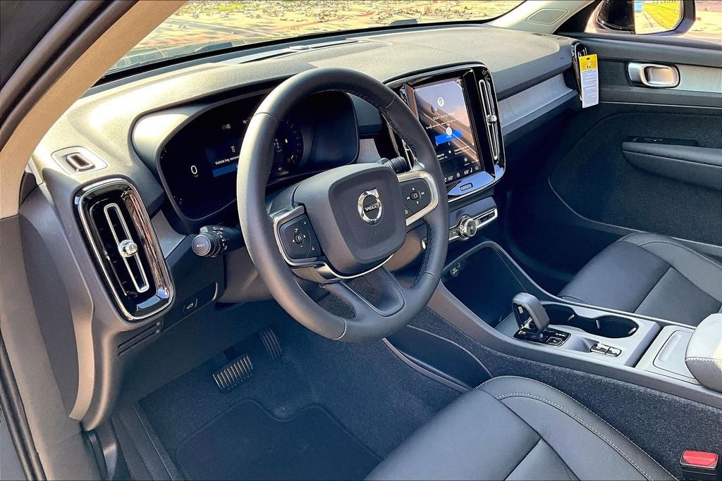 2026 Volvo XC40 B5 Core