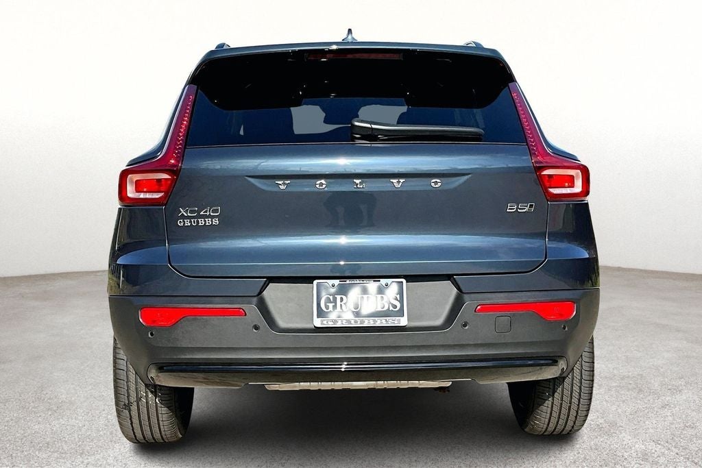 2026 Volvo XC40 B5 Core