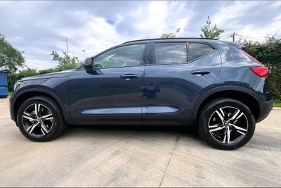 2026 Volvo XC40 B5 Core