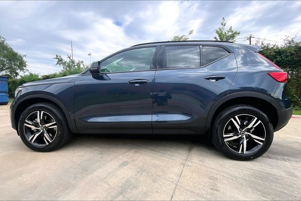 2026 Volvo XC40 B5 Core
