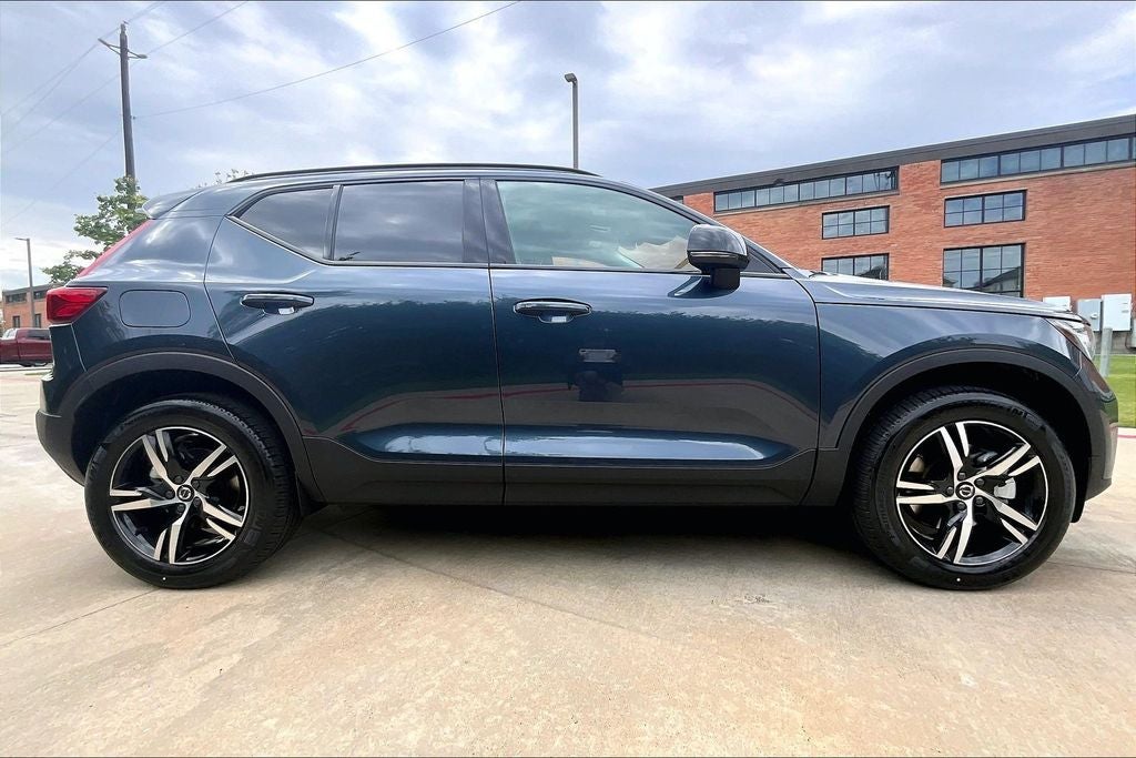 2026 Volvo XC40 B5 Core