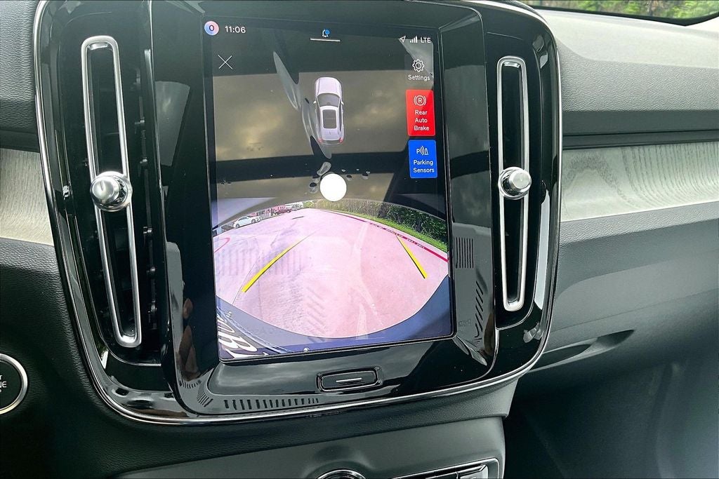2026 Volvo XC40 B5 Core