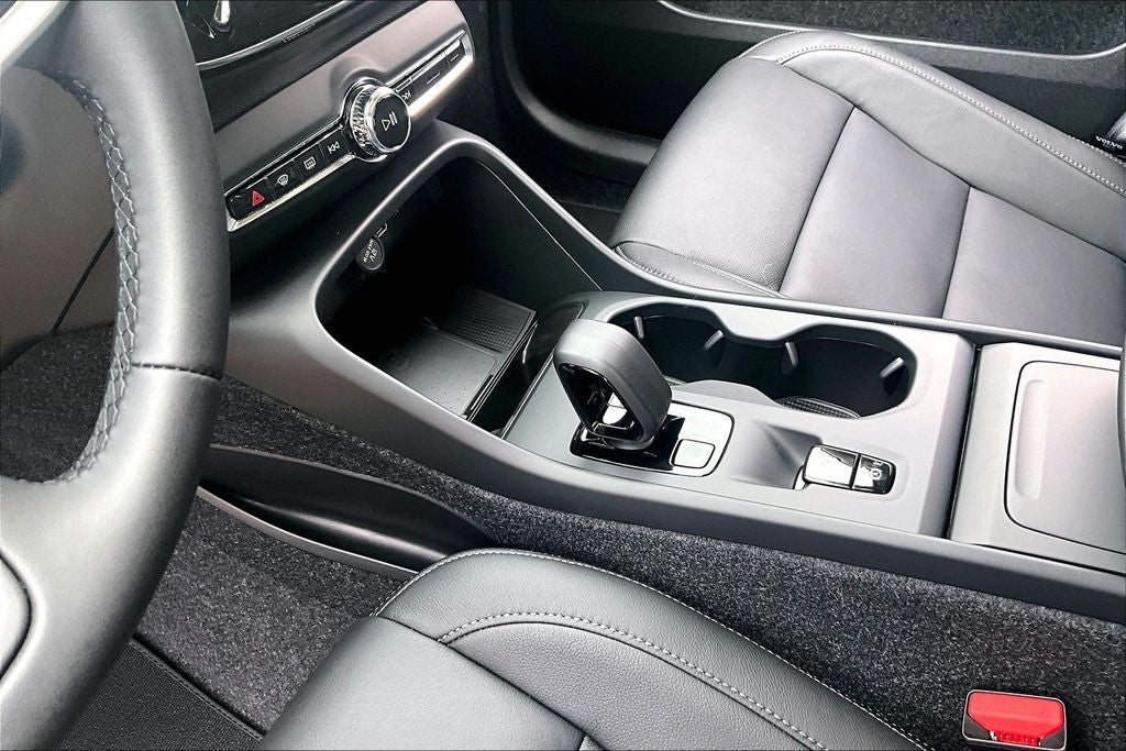 2026 Volvo XC40 B5 Core