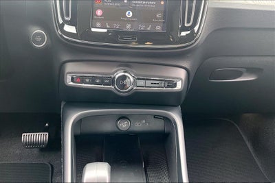 2026 Volvo XC40 B5 Core