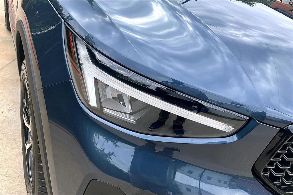 2026 Volvo XC40 B5 Core