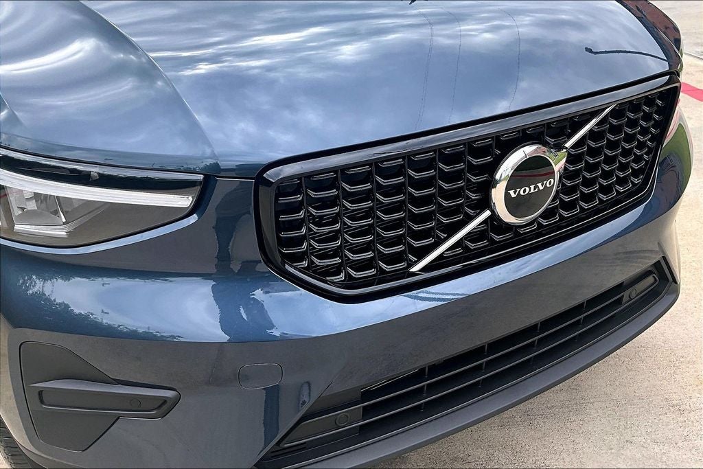 2026 Volvo XC40 B5 Core