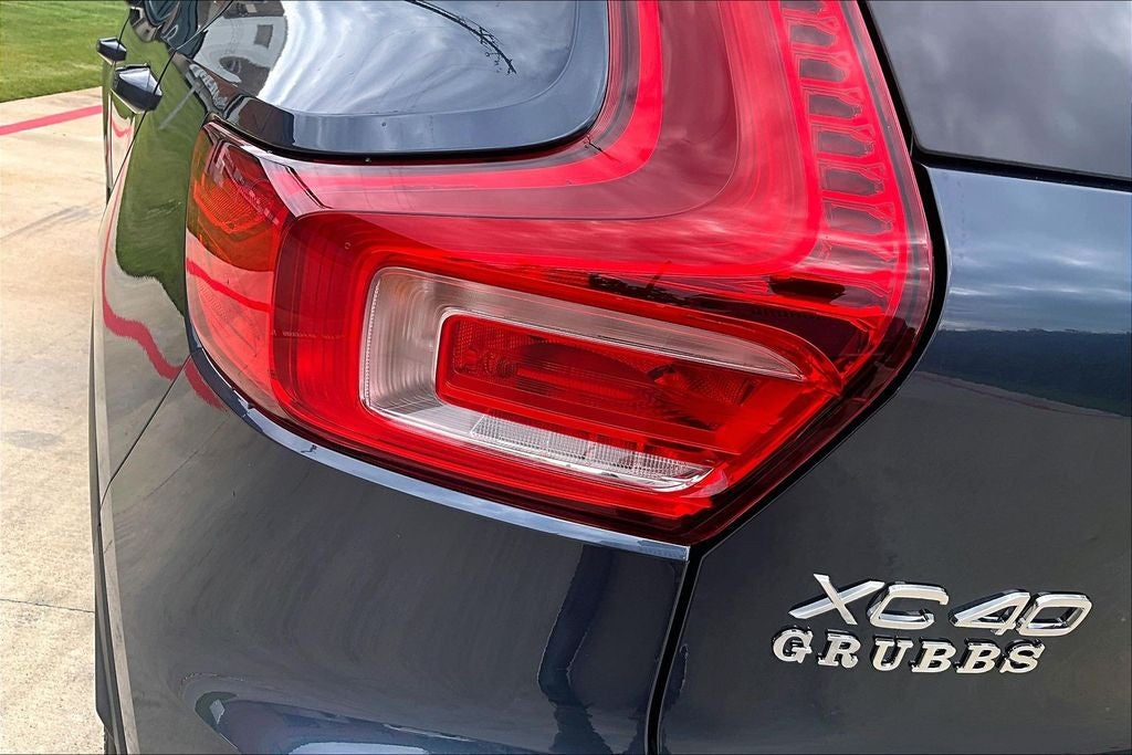 2026 Volvo XC40 B5 Core
