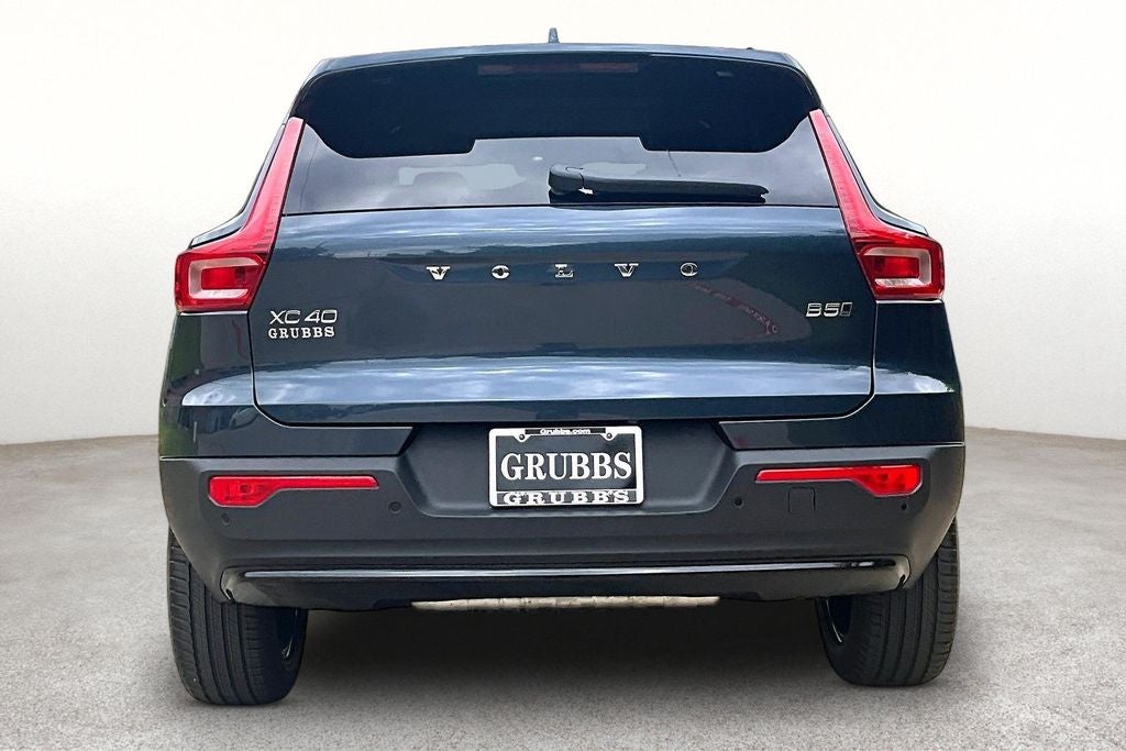 2026 Volvo XC40 B5 Core