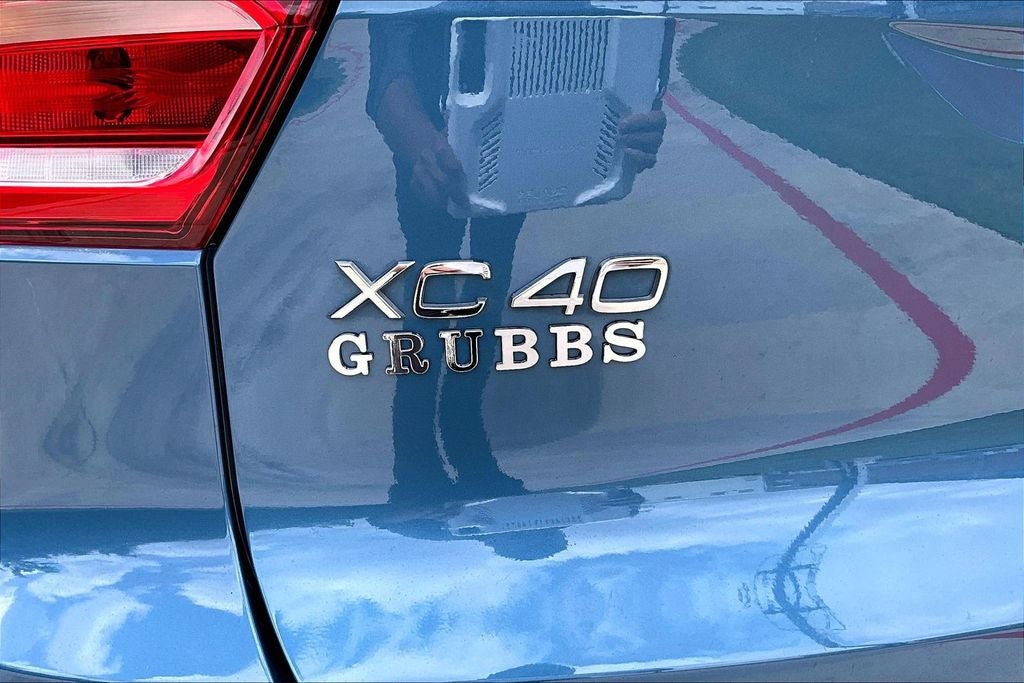 2024 Volvo XC40 B5 Core