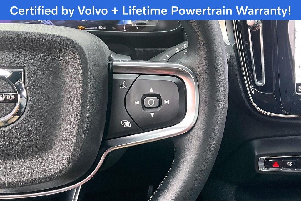 2023 Volvo XC40 B5 Core